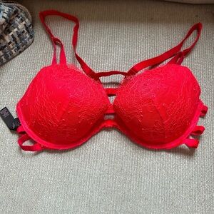 Victoria’s Secret Lace “Very Sexy Push-up” Bra